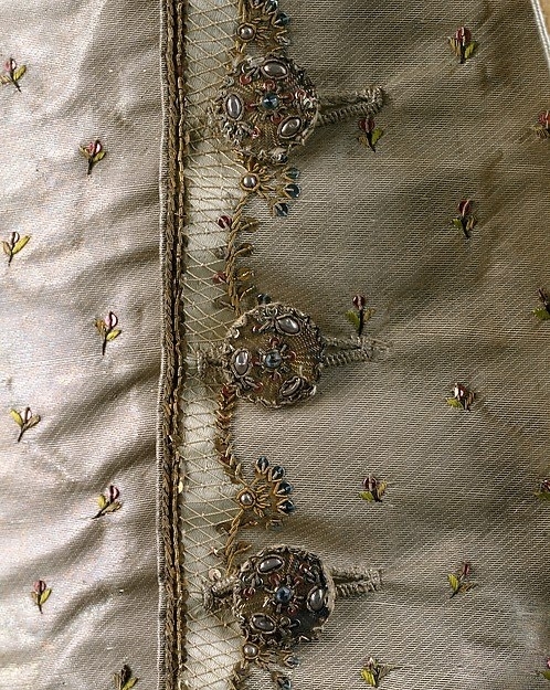 Детали вышивки французского мужского костюма 1765 г.