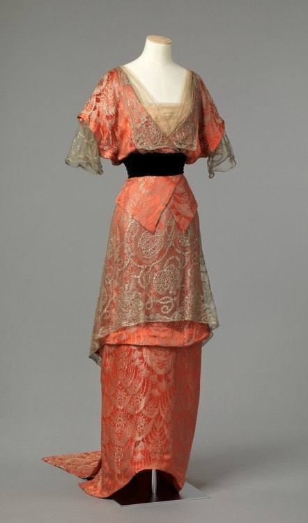 Оттенки оранжевого в моде 1900-1930-х годов. Оттенки оранжевого в моде 1900-1930-х годов.