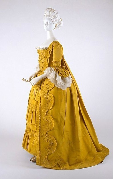 Жёлтый в моде 1760-70-х годов.