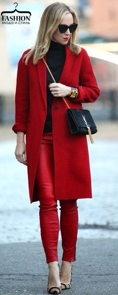Яркие красные пальто и образы с ними