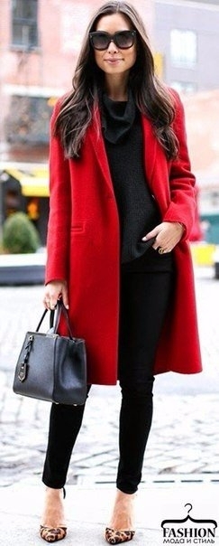 Яркие красные пальто и образы с ними