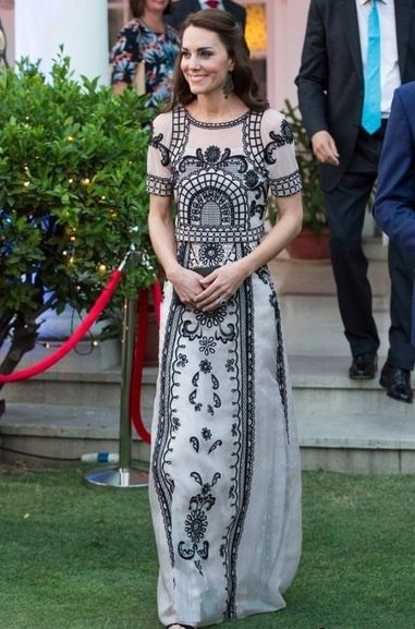 Образы принцессы Кейт Миддлтон во время тура по Индии.