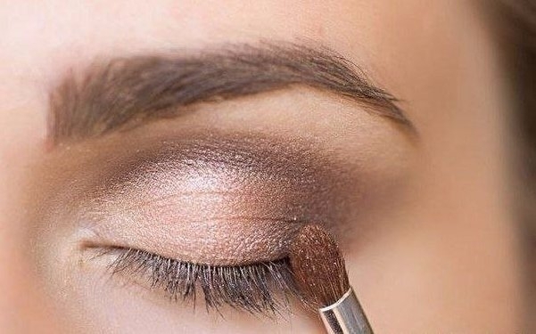 Дневной макияж со стрелками