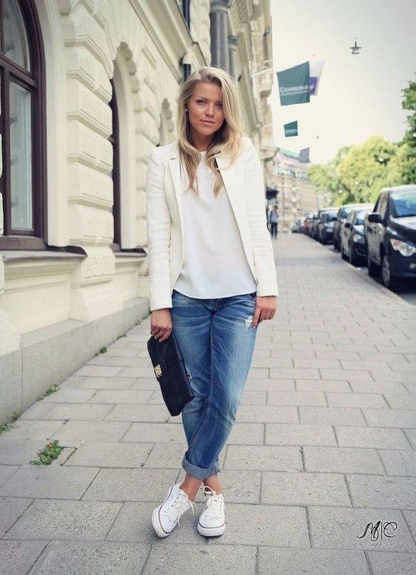 Белый жакет + джинсы = отличное casual-сочетание. Белый жакет + джинсы = отличное casual-сочетание.