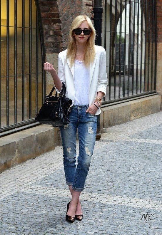 Белый жакет + джинсы = отличное casual-сочетание.