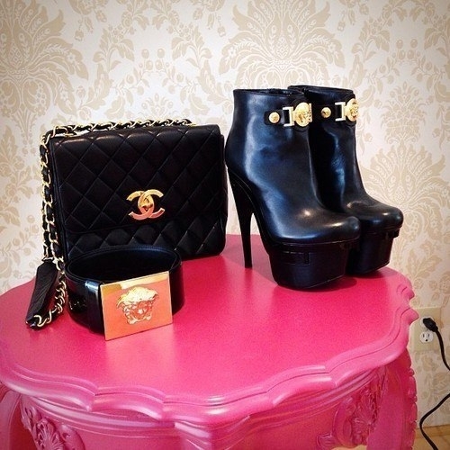 Chanel. Chanel.