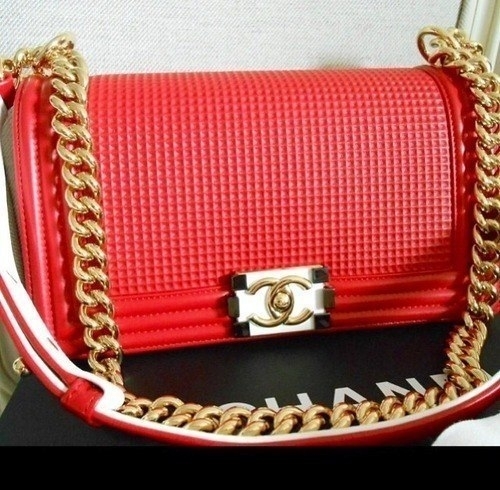Chanel. Chanel.