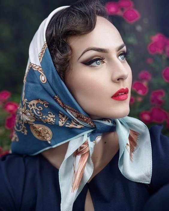 Платки возвращаются в моду. Это один из трендов весны. Платки возвращаются в моду. Это один из трендов весны.